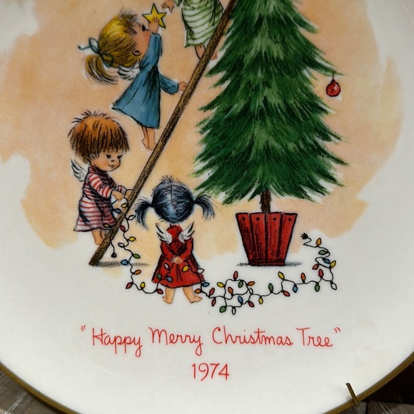 Vintage 1974 Happy Merry Christmas Tree Plate - Picture 4 of 8